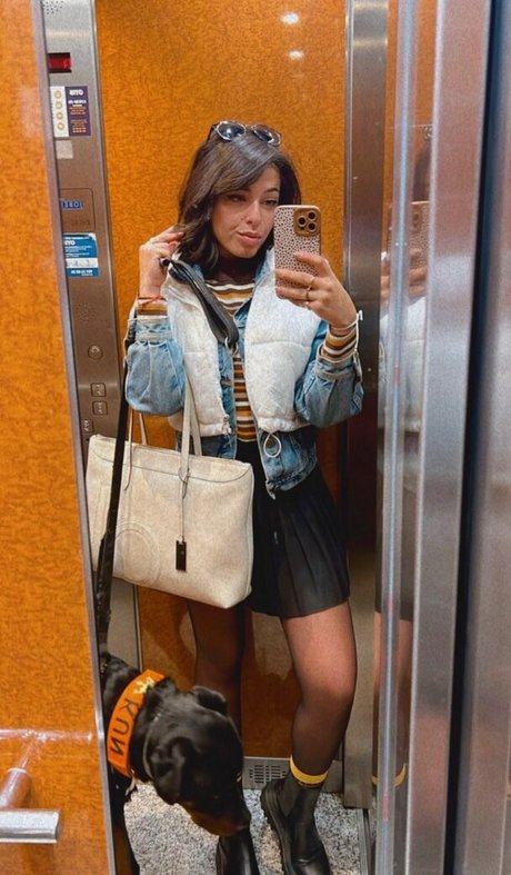 Marta De Lola exclusive actress pics