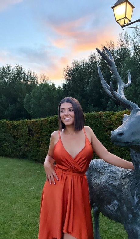 Marta De Lola model art pic