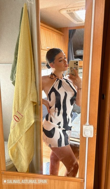 Marta De Lola model free pictures