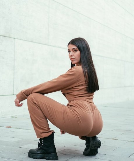 Marta De Lola perfect model gallery