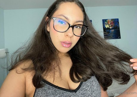 stephkegels model top img