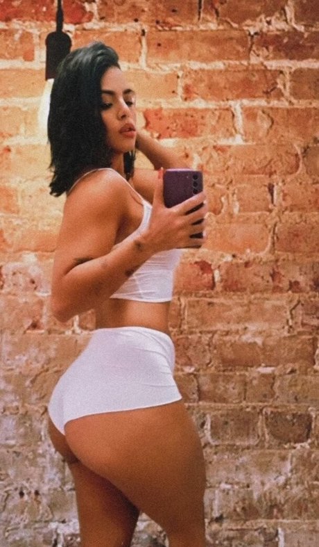 Juju Bellini nudes model photos