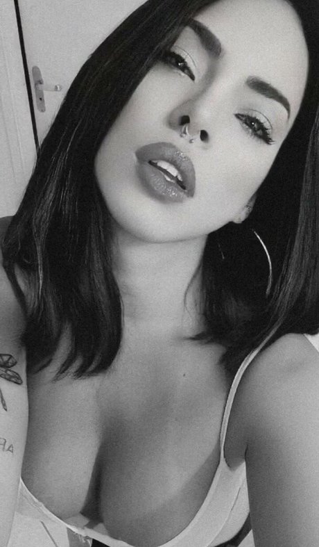 Juju Bellini beautiful pornstar image