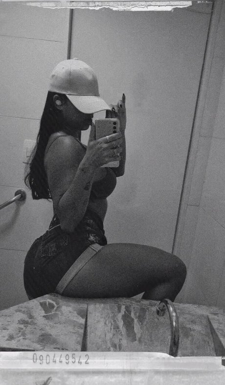 Juju Bellini pornstar sex picture