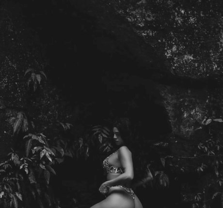 Juju Bellini high quality actress pics