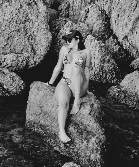 Juju Bellini sexy actress pic