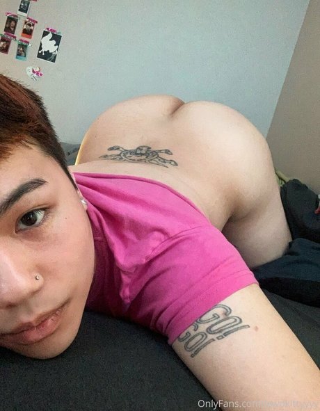 lewdkittyyyy sexy model photo