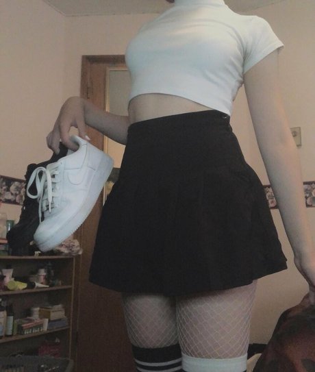 Soniyoru high quality model images