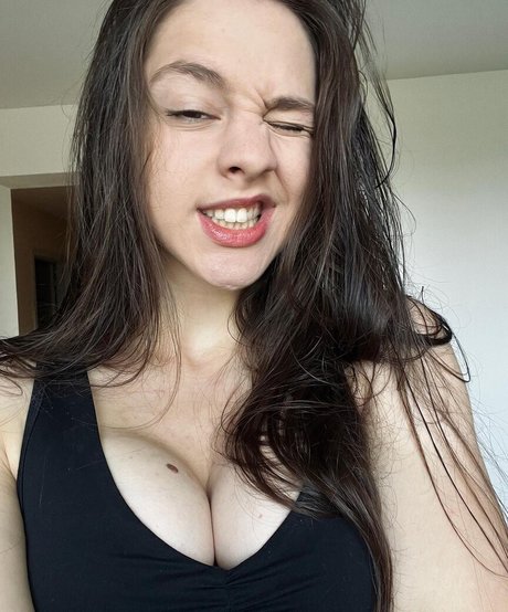 Lucia Mikusova free star pic