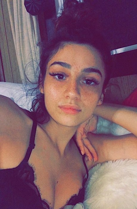 NuFo model nudes pic