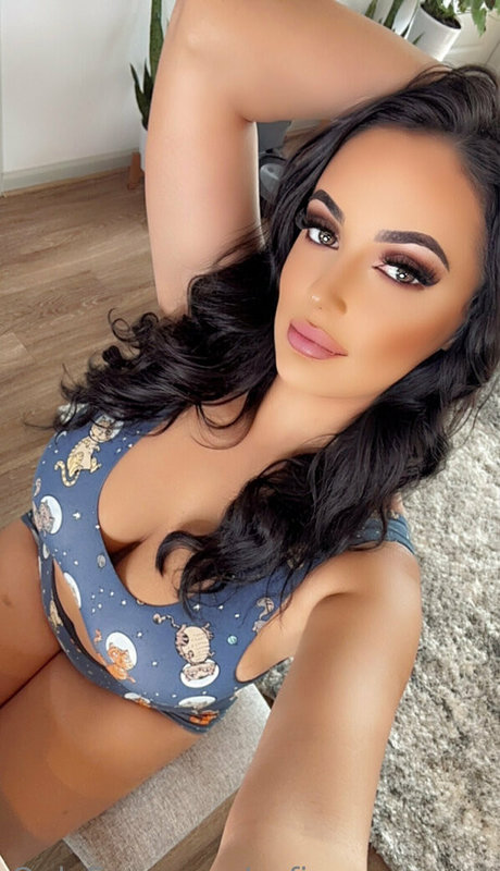 sofiryanxoxoxo star nudes photo