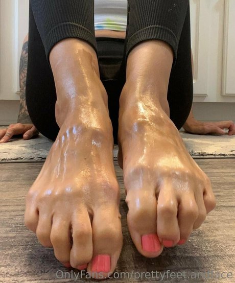 busty solo onlyfans pretty pictures