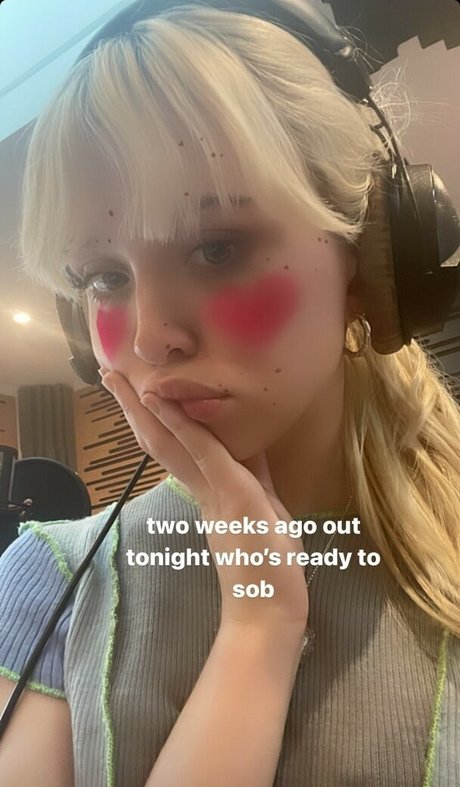 Maisie Peters model sex galleries