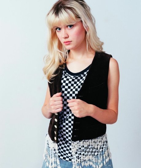 Maisie Peters star adult pics