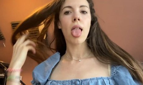 Rapunzel ASMR porn model pic