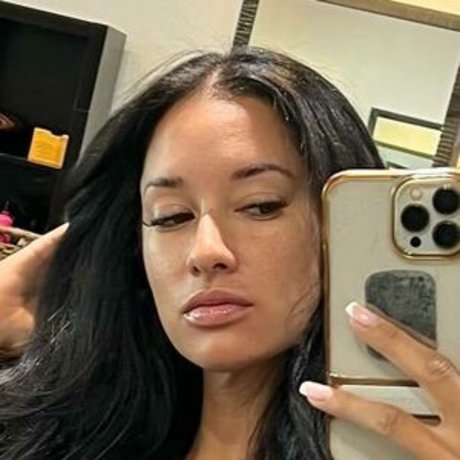 Nikki Blades model exclusive image