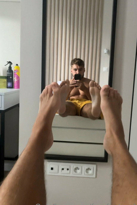 freefootgod nude model galleries