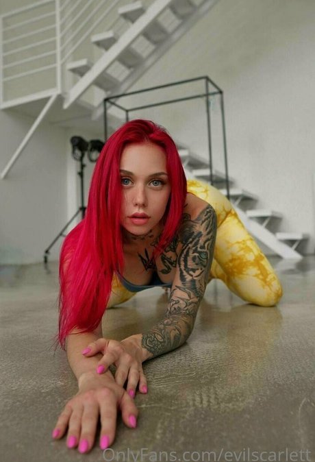 evilscarlett pornstar gallery