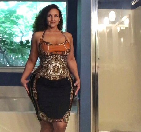 Sparks2fit nude model pictures