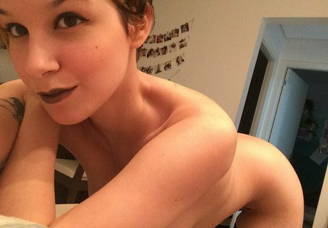 gweenblack nudes star archive