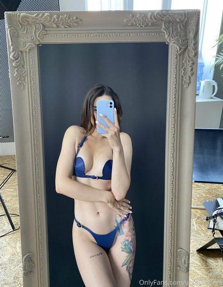 vera venera xxx pornstar photo