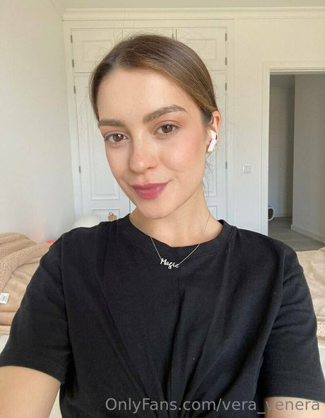 vera venera model erotic pictures
