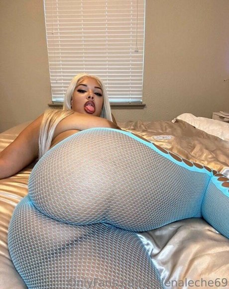 Selenaleche69 star hot pictures