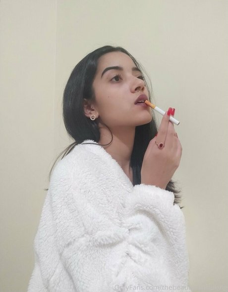 thebeautyofsmoking star nudes photo