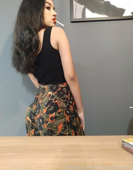 thebeautyofsmoking pornstar nude image