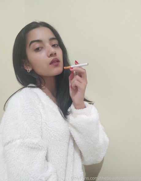 thebeautyofsmoking model hot photo
