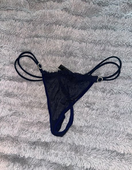 Missmatheson model exclusive image