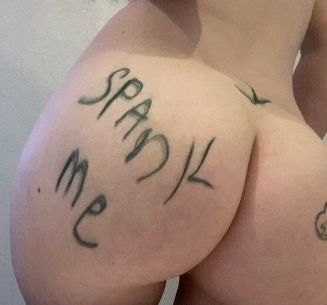 liilprinc3ss erotic model image