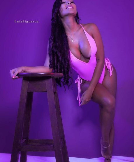 Karen Vasquez hot model photos