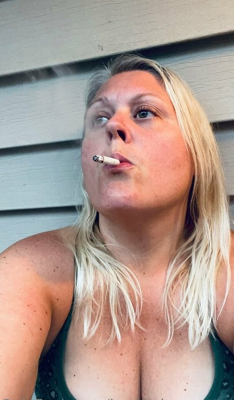 smokybrookeb hot actress image