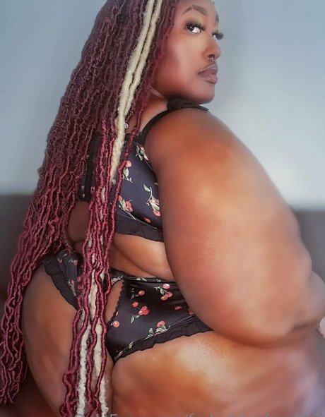 forbiddenfruyt23 Profile Photo