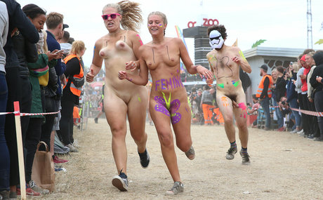 Lily Lowe star high quality pictures