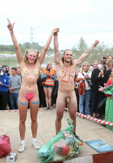 Lily Lowe pornstar xxx gallery