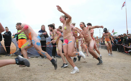 Lily Lowe model porn image