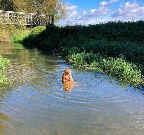 Sophie Pettifer beautiful model image