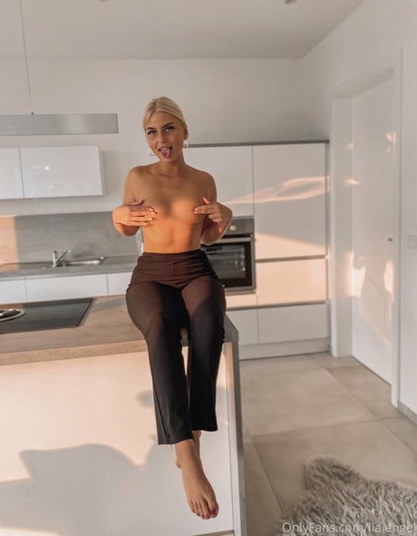 cheerleader onlyfans art nude archive