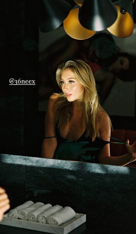 Helois Huthart pornstar nice pictures