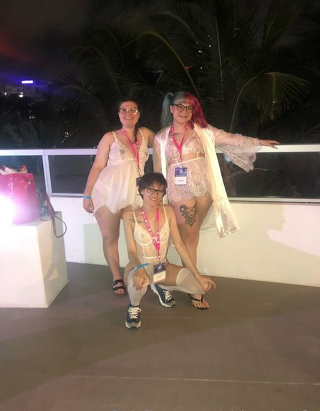 ciricesinssfw porn star photo