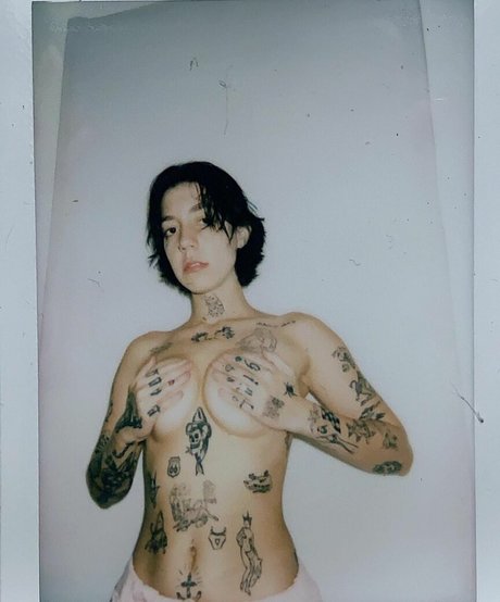 Velvetears model pornographic pictures