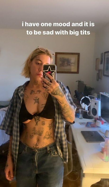 Velvetears model nudes pictures