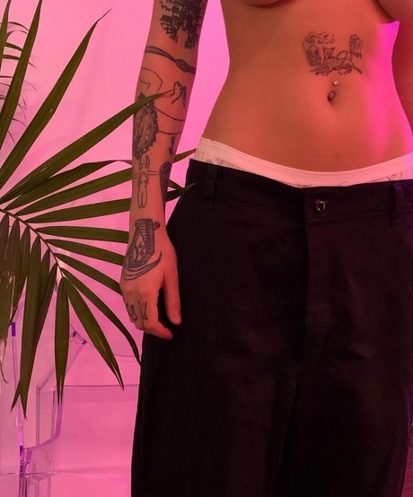 Velvetears nude actress photos