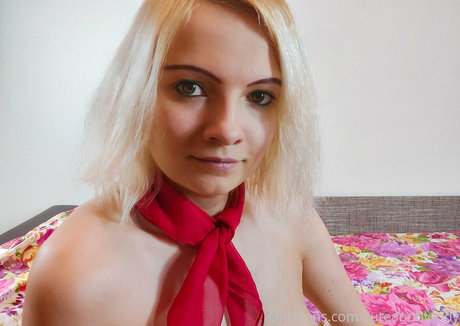 cuteandblondy star nude images