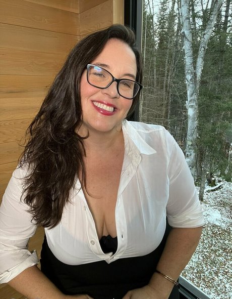 buxomemmanuellefree Profile Photo