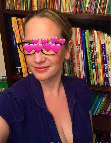 lizmyth model high quality pictures