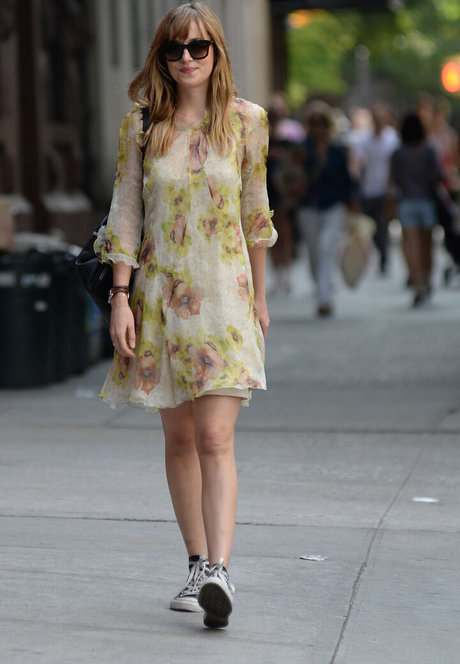 Dakota Johnson pretty model galleries