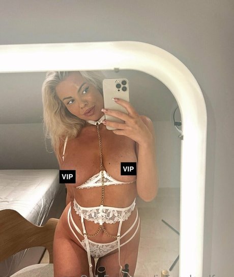 julianylandfree model pornographic archive